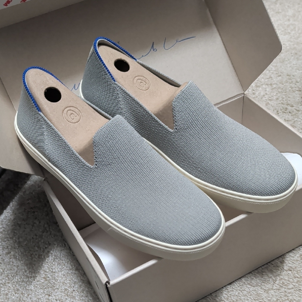 🩶 Rothy's 🩶 Original Slip-On Sneakers in Light Grey size 8 NWT